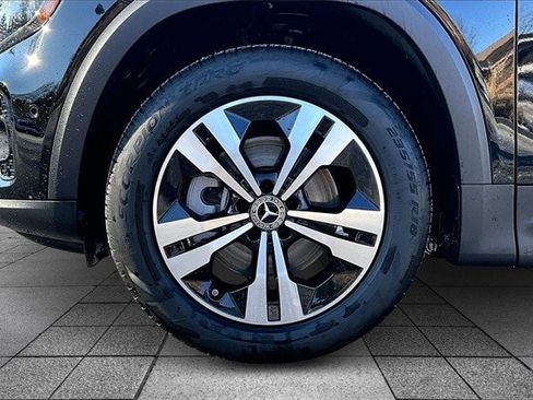 Certified 2025 Mercedes-Benz GLB 250 4MATIC image 37