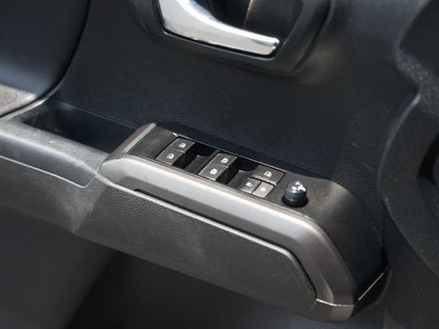 Used 2023 Toyota Tacoma TRD Sport AWD/4WD image 29