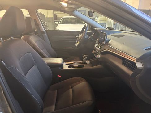 Used 2025 Nissan Altima 2.5 SV image 27