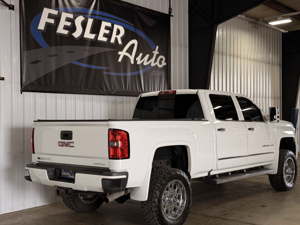 Used 2016 GMC Sierra 2500 Denali w/ Driver Alert Package AWD/4WD image 7