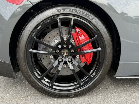 Used 2012 Lamborghini Gallardo LP 570-4 Super Trofeo Stradale AWD/4WD image 9