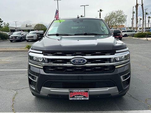 Used 2024 Ford Expedition Limited RWD image 2