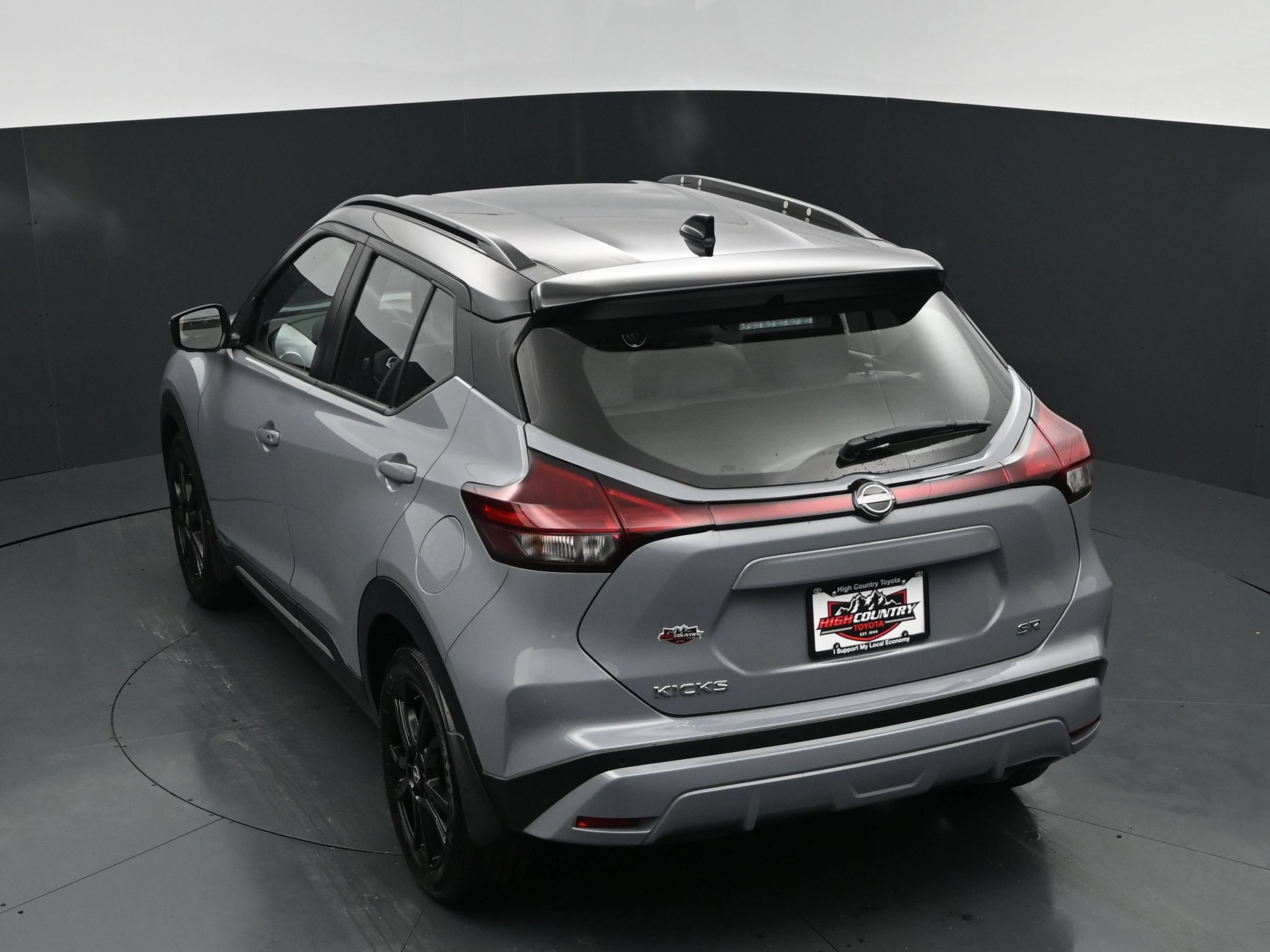Used 2024 Nissan Kicks SR w/ SR Premium Package FWD image 30