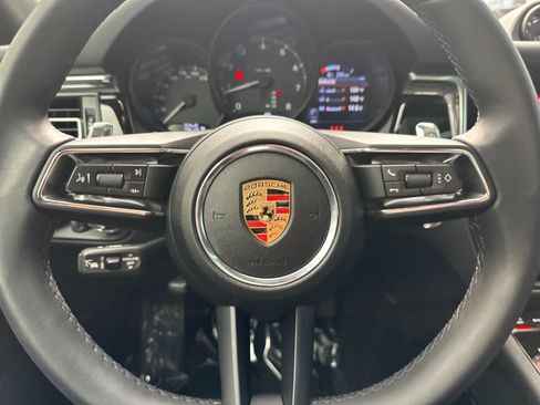 Certified 2025 Porsche Macan AWD/4WD image 25