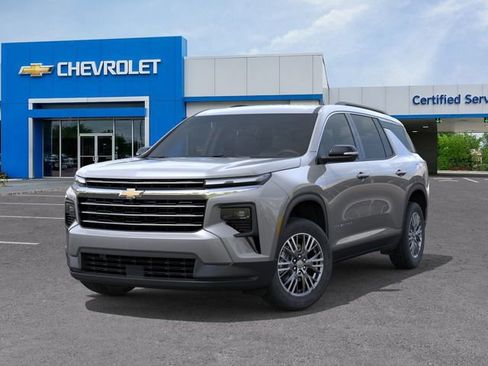 New 2026 Chevrolet Traverse LT w/ Driver Confidence Package FWD image 6