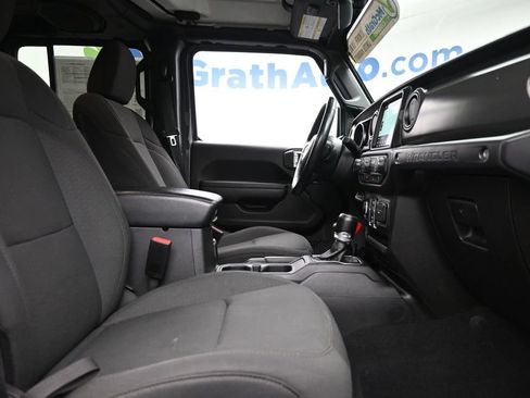 Used 2023 Jeep Wrangler Unlimited w/ Cold Weather Group AWD/4WD image 9