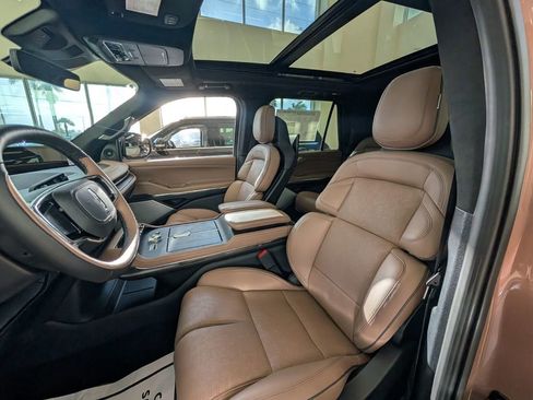New 2026 Lincoln Navigator L Black Label AWD/4WD image 10