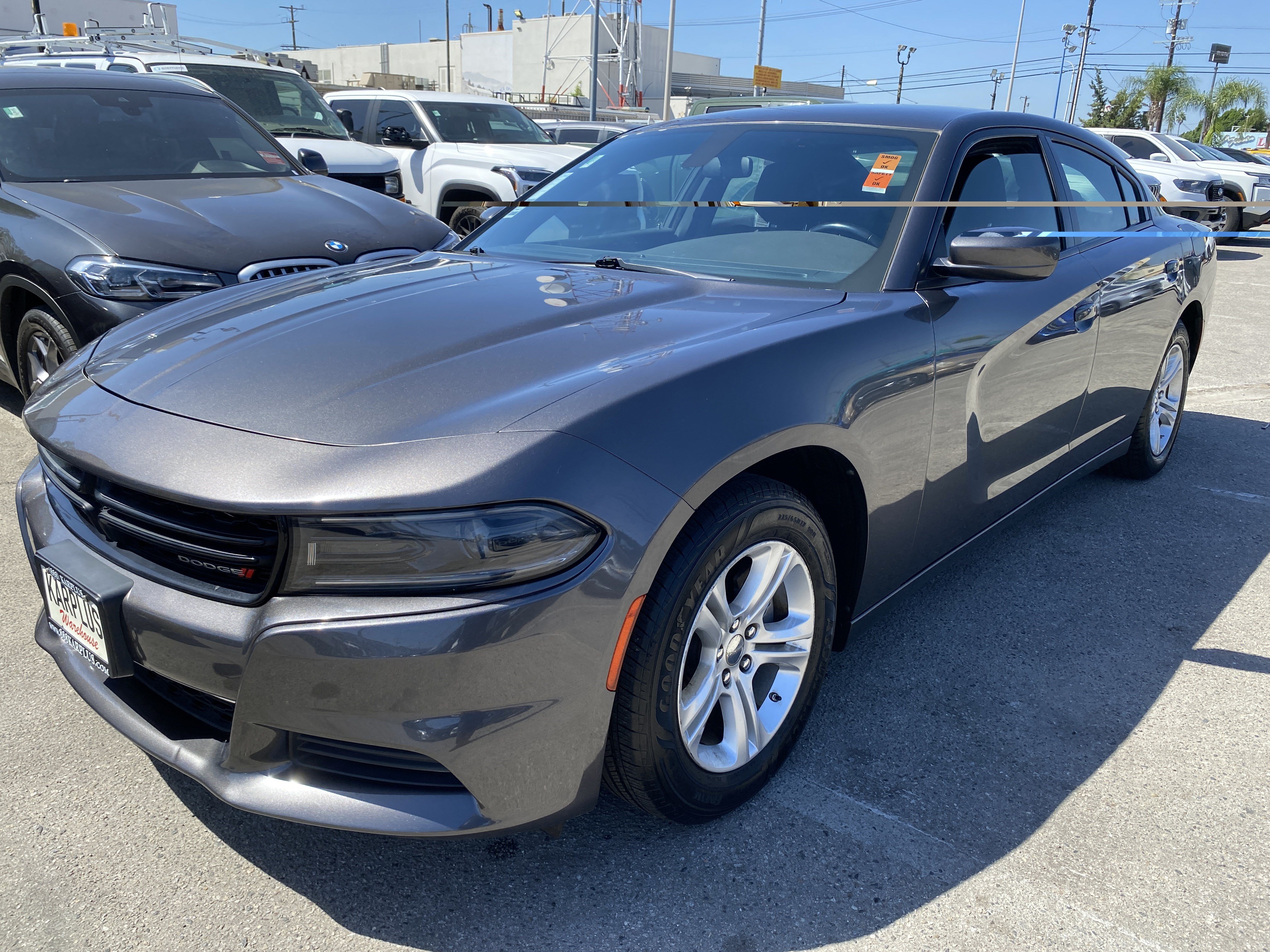 Used 2022 Dodge Charger SXT RWD image 2