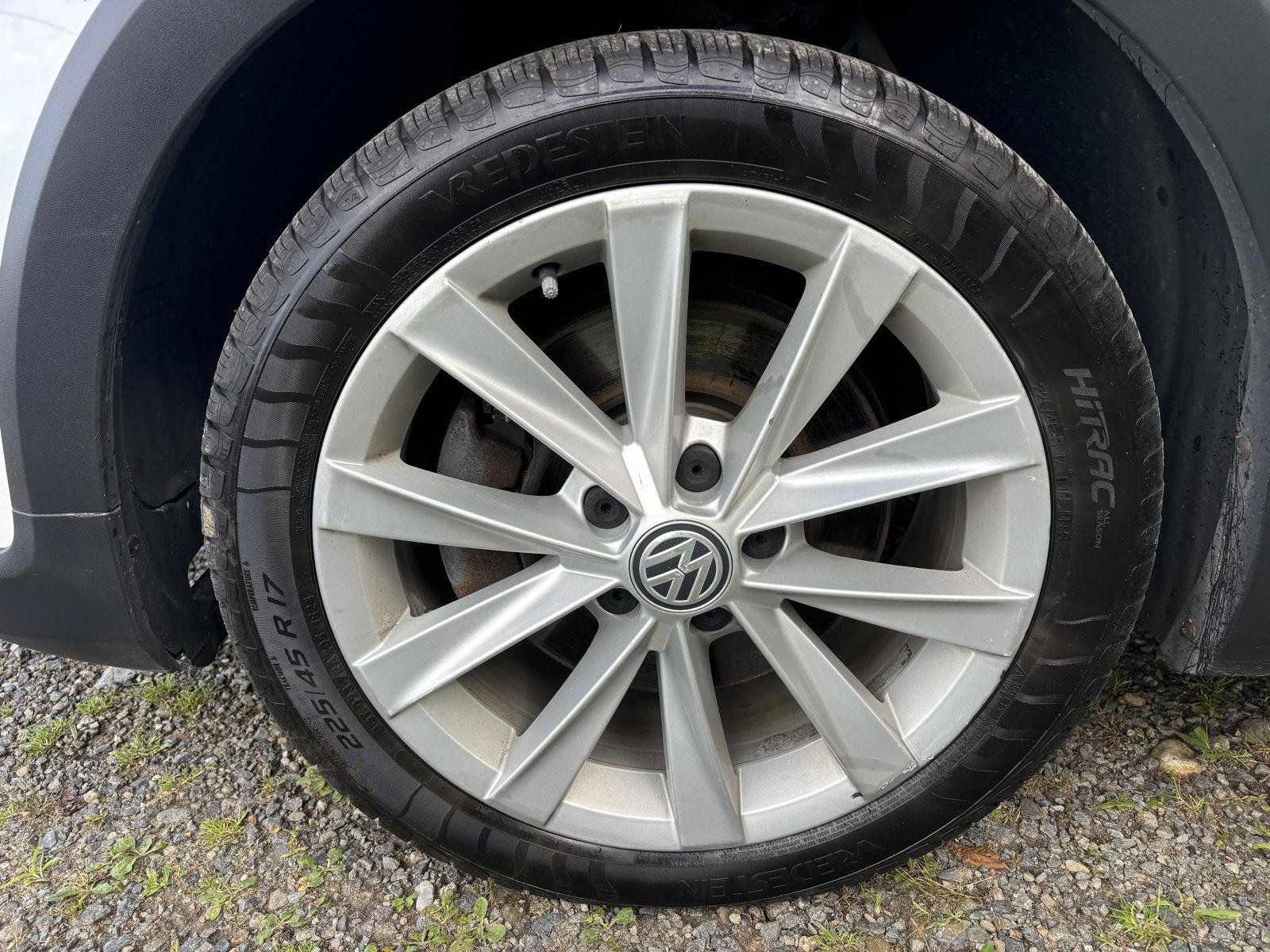 Used 2017 Volkswagen Golf Alltrack AWD/4WD image 25