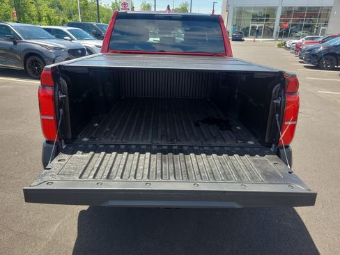 Certified 2025 Toyota Tacoma SR w/ SR Upgrade Package AWD/4WD image 29