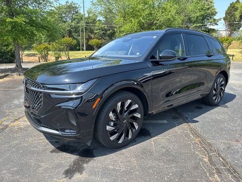 Used 2025 Lincoln Nautilus Reserve w/ Jet Appearance Package AWD/4WD image 9