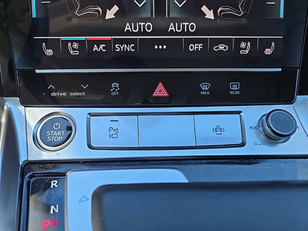 Used 2024 Audi Q8 e-tron Premium Plus w/ Premium Plus Package AWD/4WD image 30