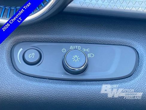 New 2026 Chevrolet Trax LT w/ Driver Confidence Package FWD image 29