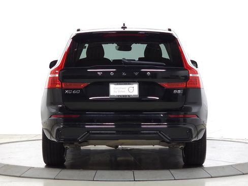 Certified 2025 Volvo XC60 B5 Plus AWD/4WD image 8