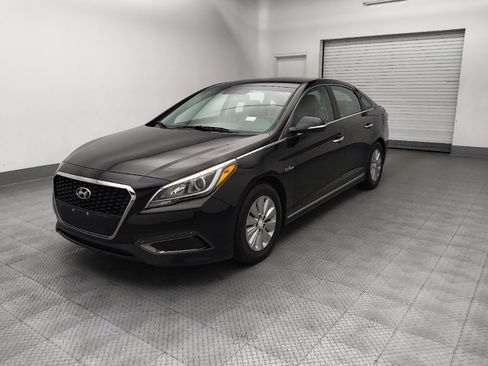 Used 2016 Hyundai Sonata SE FWD image 2