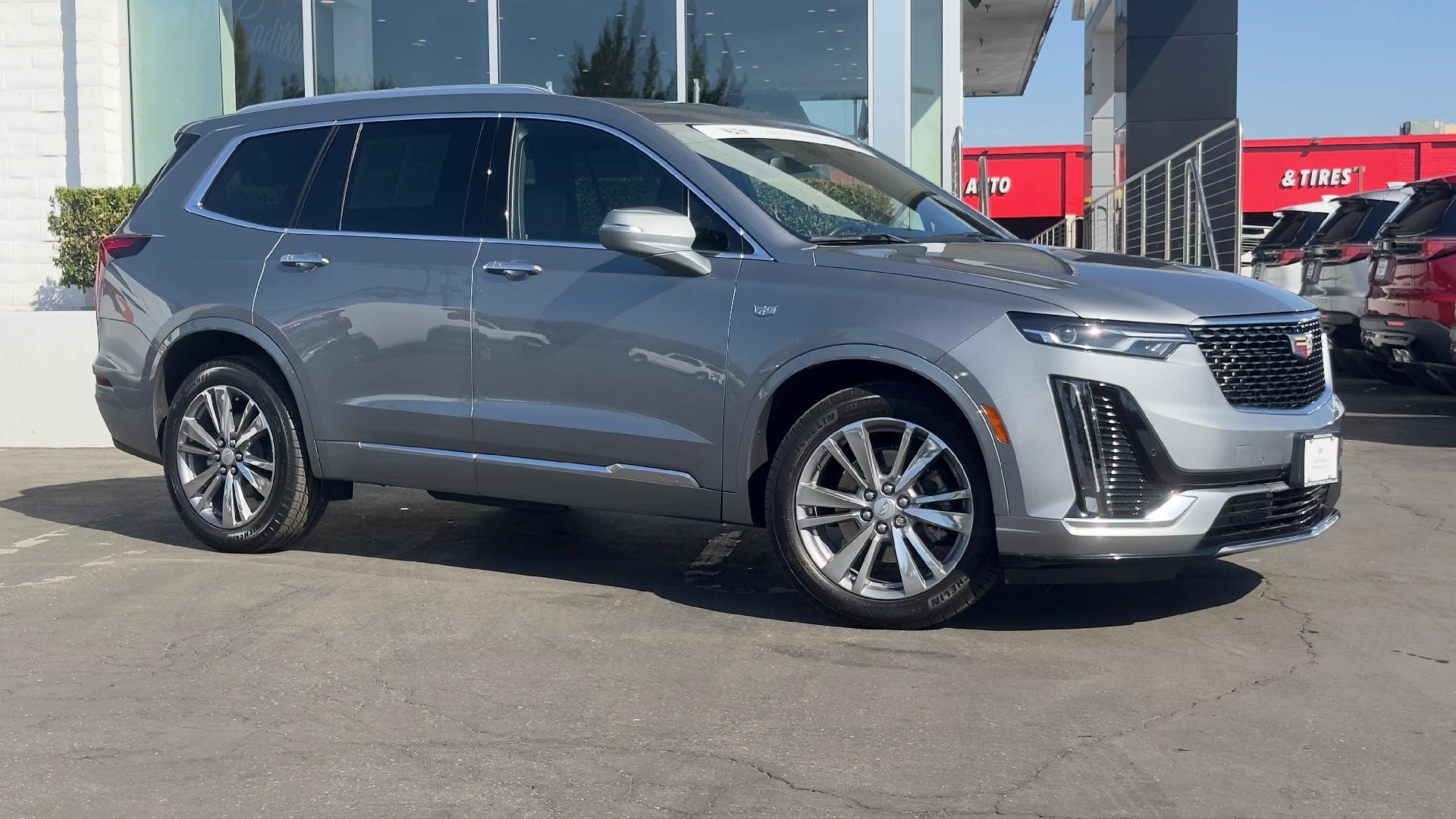 Certified 2025 Cadillac XT6 Premium Luxury AWD/4WD image 2