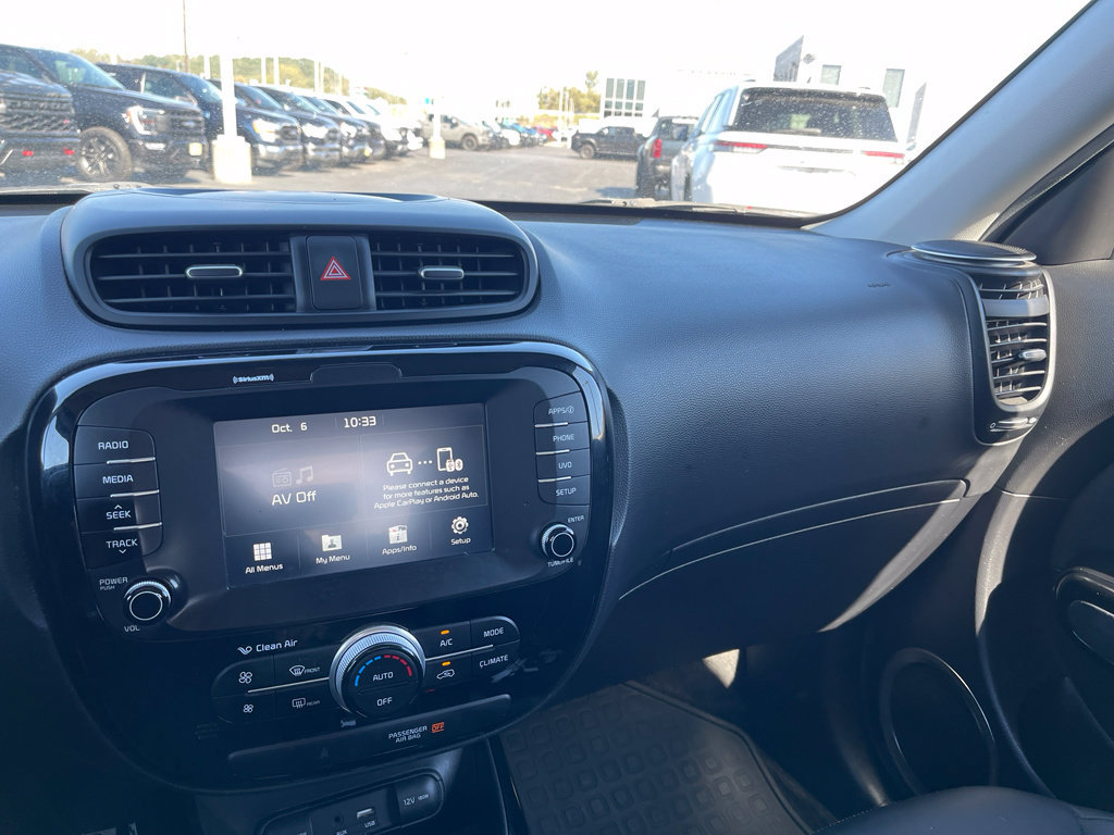 Used 2017 Kia Soul ! FWD image 15