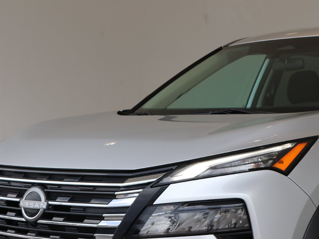 Used 2024 Nissan Rogue S AWD/4WD image 52