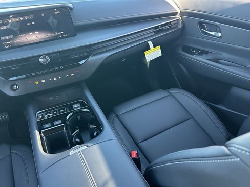 New 2025 Nissan Murano SV image 17