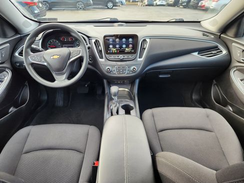 Used 2025 Chevrolet Malibu LT image 8