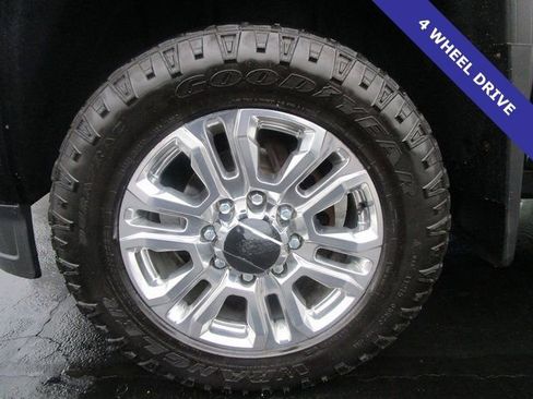 Used 2018 GMC Sierra 2500 Denali image 2