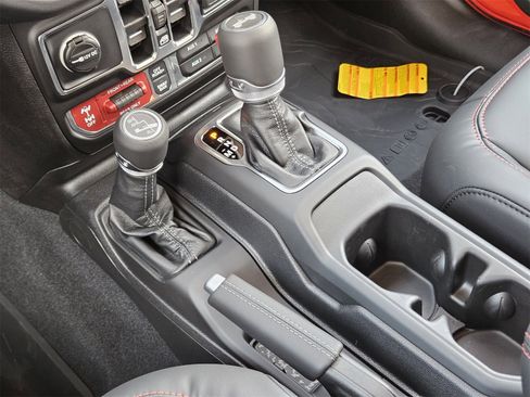 New 2025 Jeep Wrangler Unlimited Rubicon image 21