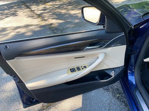 Used 2019 BMW 530i xDrive w/ Convenience Package AWD/4WD image 11