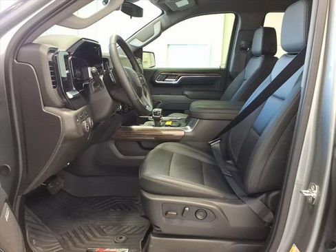 Used 2025 Chevrolet Silverado 1500 LT Trail Boss w/ Convenience Package II AWD/4WD image 13