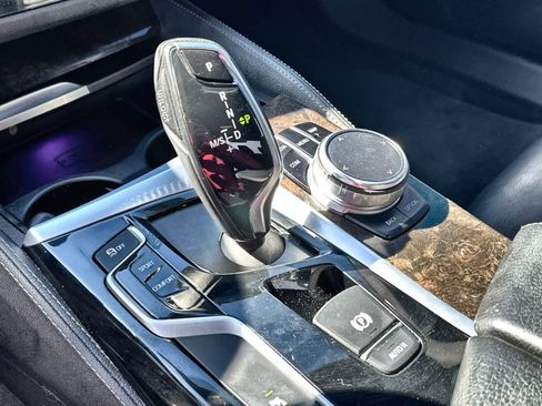 Used 2017 BMW 530i xDrive 530i xDrive image 24