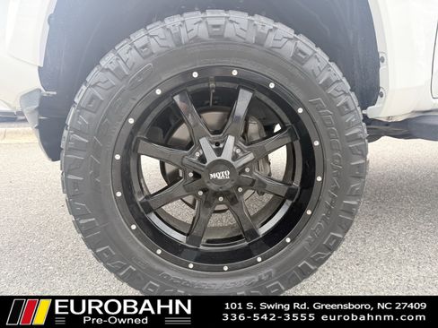 Used 2021 Toyota Tacoma SR5 RWD image 20