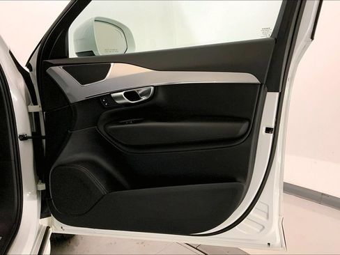 Used 2017 Volvo XC90 T6 Momentum w/ Vision Package AWD/4WD image 25