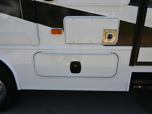 Used 2017 Ford E-450 and Econoline 450 Super Duty w/ Motorhome Prep Package RWD image 68