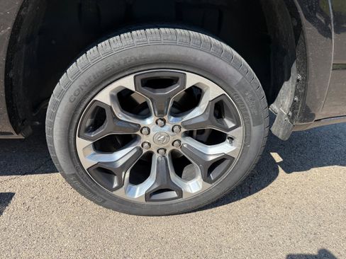 Used 2019 RAM 1500 Limited AWD/4WD image 9