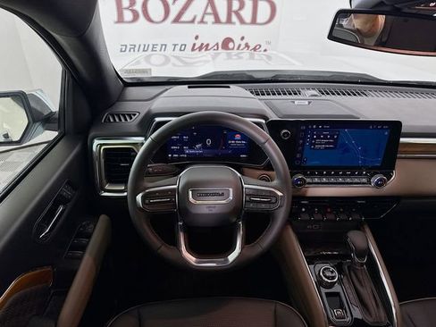 Used 2024 GMC Canyon Denali image 27