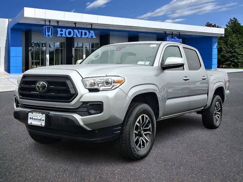 Used 2022 Toyota Tacoma SR image 1