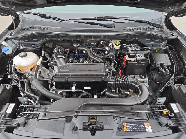 Used 2025 Ford Escape Active AWD/4WD image 37