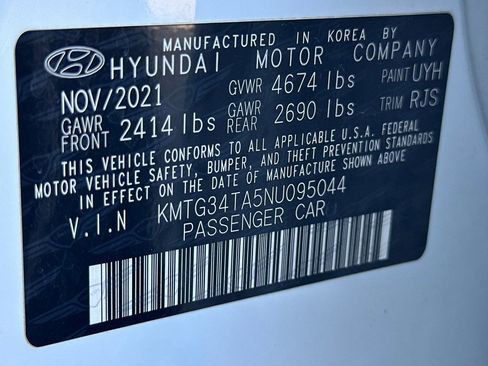 Used 2022 Genesis G70 2.0T RWD image 37