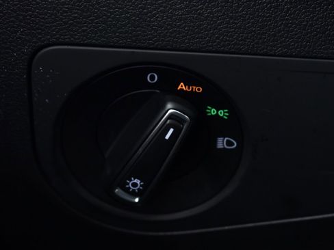 Used 2022 Volkswagen Tiguan SE image 30