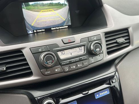 Used 2017 Honda Odyssey EX-L image 19