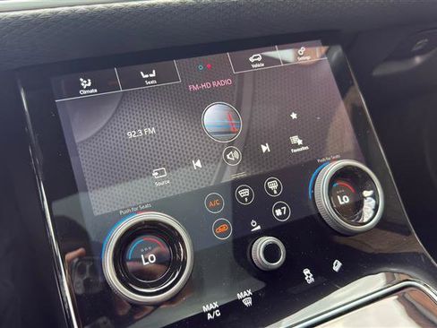 Used 2018 Land Rover Range Rover Velar R-Dynamic SE AWD/4WD image 34