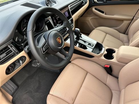 New 2026 Porsche Macan image 4