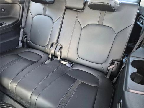 Used 2025 Honda Pilot EX-L image 18
