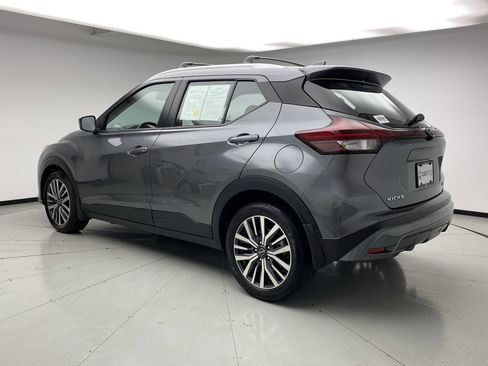 Used 2023 Nissan Kicks SV w/ Interior Electronics Package FWD image 3