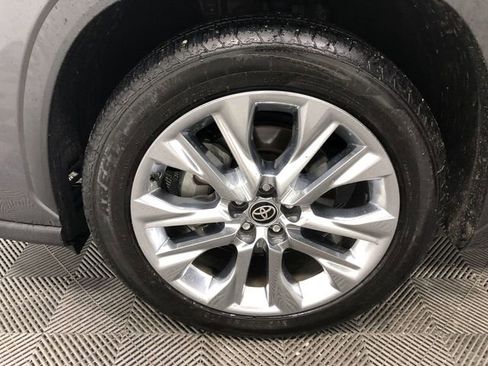 Used 2023 Toyota Highlander Limited image 28