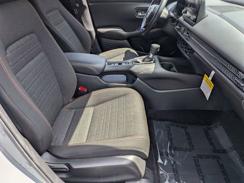 Used 2025 Honda HR-V Sport image 30