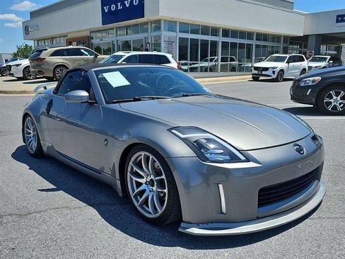 Used 2005 Nissan 350Z Touring RWD image 1