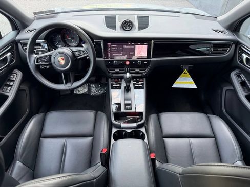 Certified 2026 Porsche Macan AWD/4WD image 17