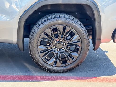 Used 2021 GMC Sierra 1500 Denali w/ Denali Ultimate Package AWD/4WD image 10