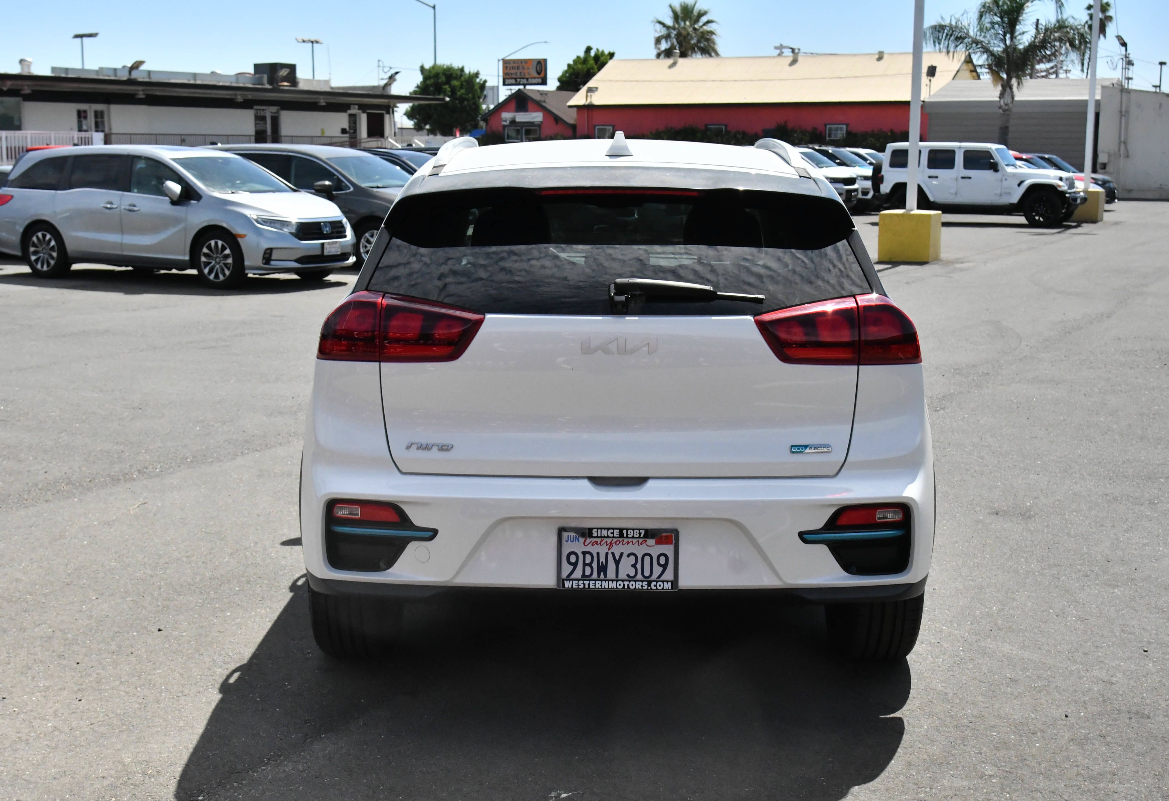 Used 2022 Kia Niro EX FWD image 7