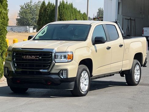 Used 2022 GMC Canyon AT4 w/ Driver Alert Package image 8